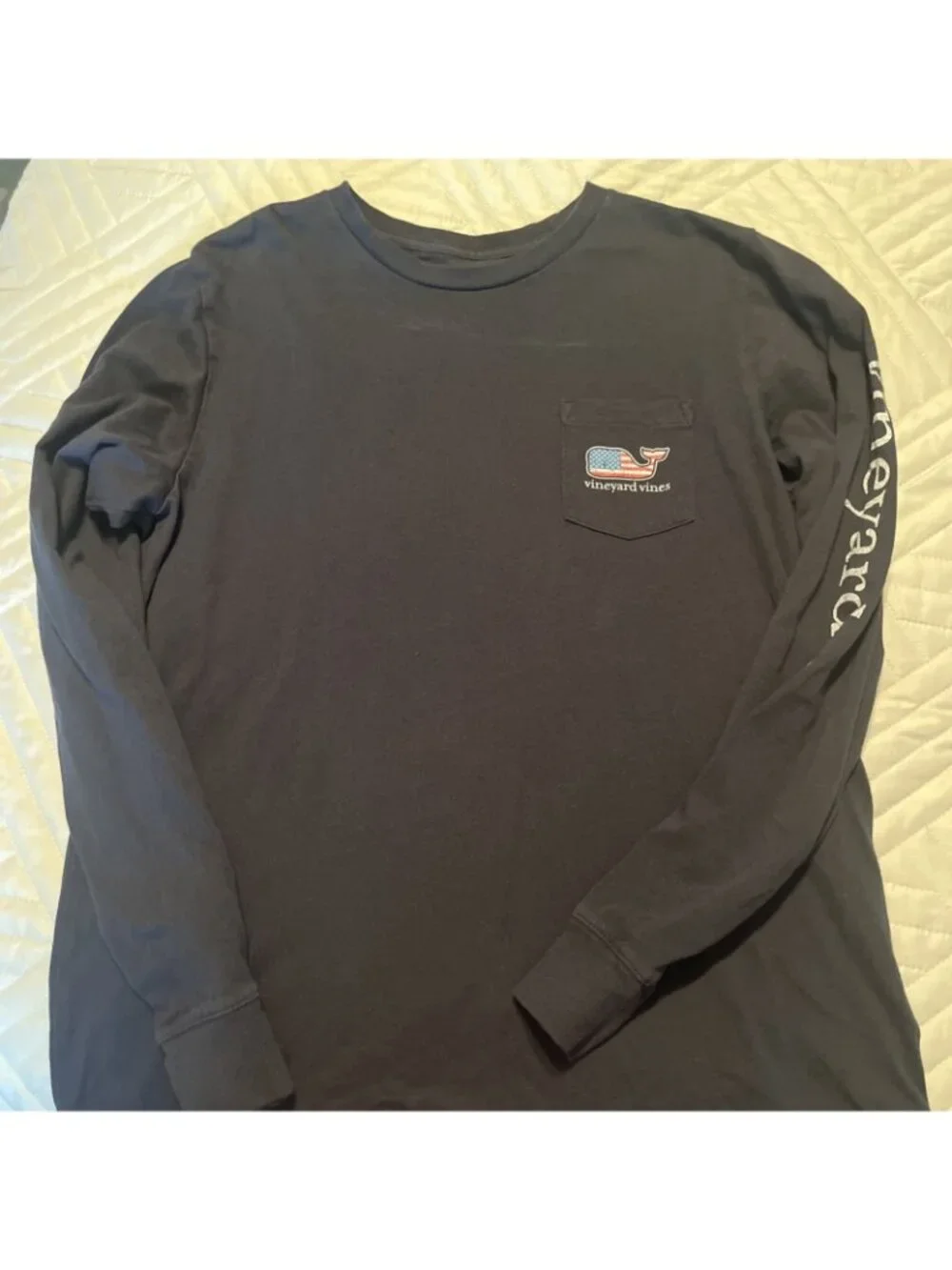 Vineyard Vines Boys long sleeve medium 12-14 navy blue american flag whale